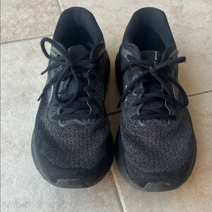 Brooks Women’s Ghost Max Shoes size 9 wide